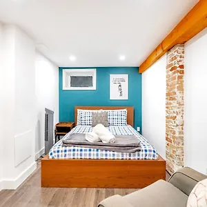 Spacious 1br Just Minutes From High Park Canada
