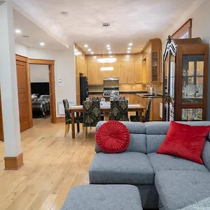 Chic 2br Near Little Italy - 5mins To Metro Canada