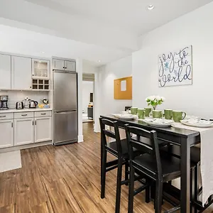 Gorgeous 4 Bedroom Garden Level At West & Ubc Canada