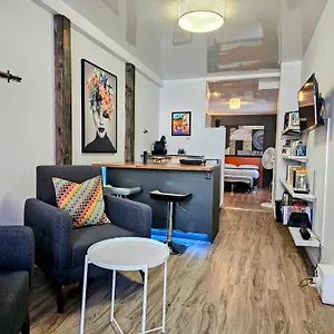 Apartment Place Des Arts By Hebergements Dcl
